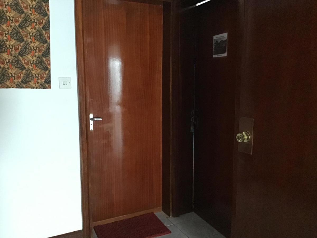 Anns Guesthouse Bakaugambia Eksteriør bilde