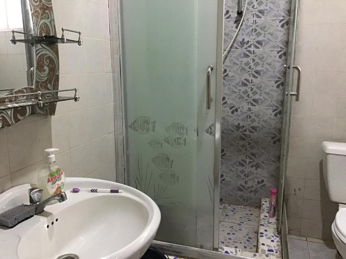 Anns Guesthouse Bakaugambia Eksteriør bilde