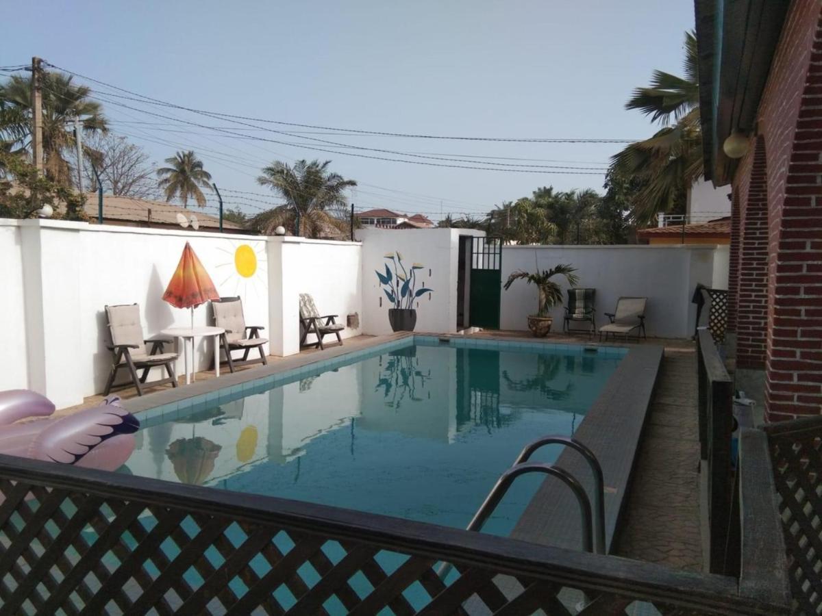 Anns Guesthouse Bakaugambia Eksteriør bilde