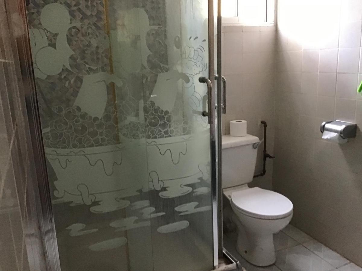 Anns Guesthouse Bakaugambia Eksteriør bilde