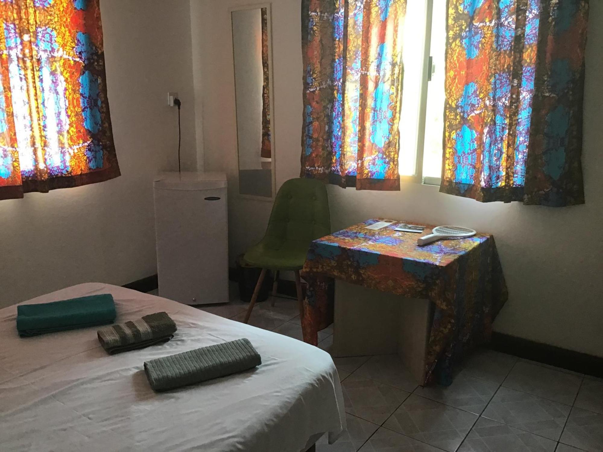 Anns Guesthouse Bakaugambia Eksteriør bilde