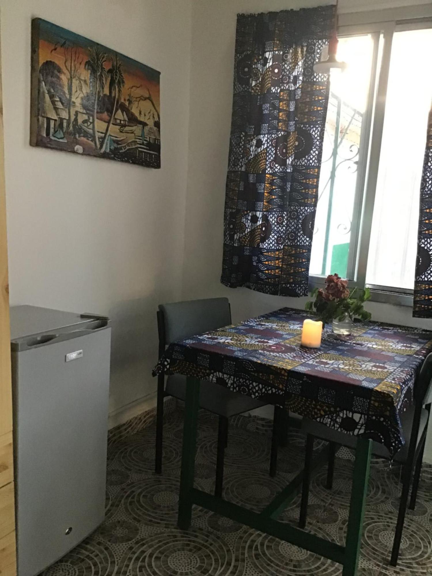 Anns Guesthouse Bakaugambia Eksteriør bilde