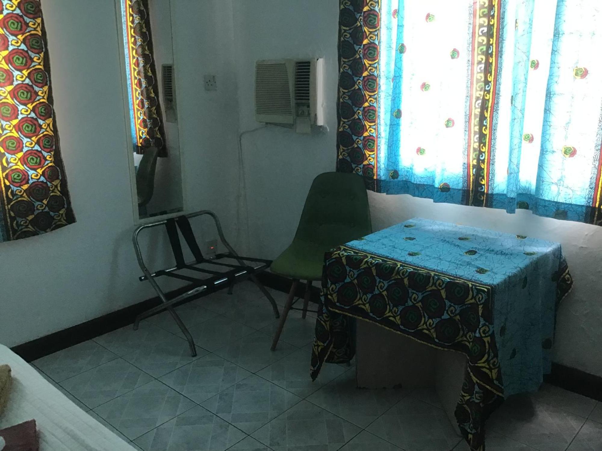 Anns Guesthouse Bakaugambia Eksteriør bilde
