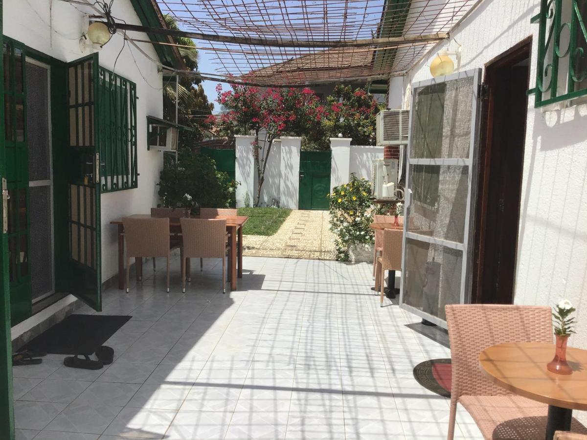 Anns Guesthouse Bakaugambia Eksteriør bilde