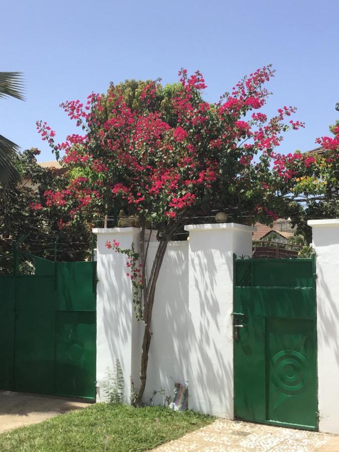Anns Guesthouse Bakaugambia Eksteriør bilde