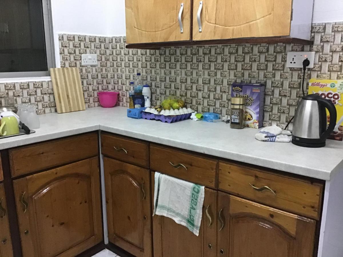Anns Guesthouse Bakaugambia Eksteriør bilde