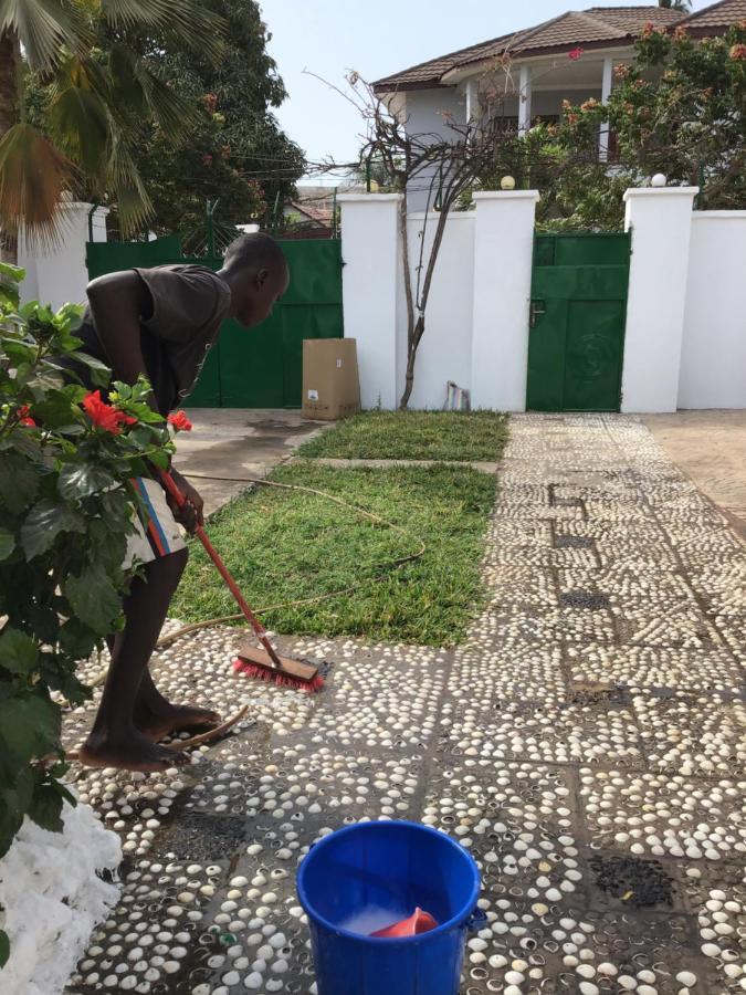 Anns Guesthouse Bakaugambia Eksteriør bilde